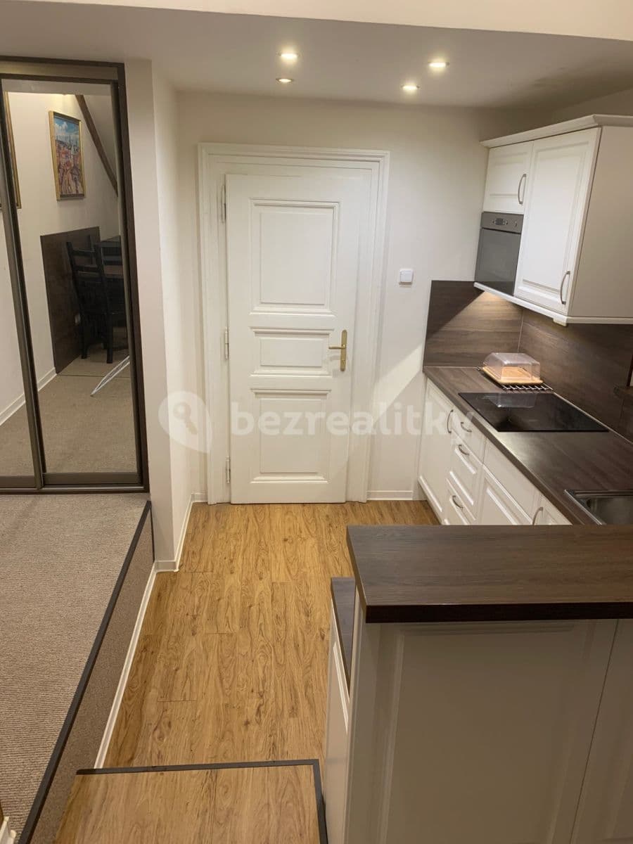 Studio flat to rent, 36 m², Milady Horákové, Prague, Prague Studio flat to rent, 36 m², Milady Horákové, Prague, Prague