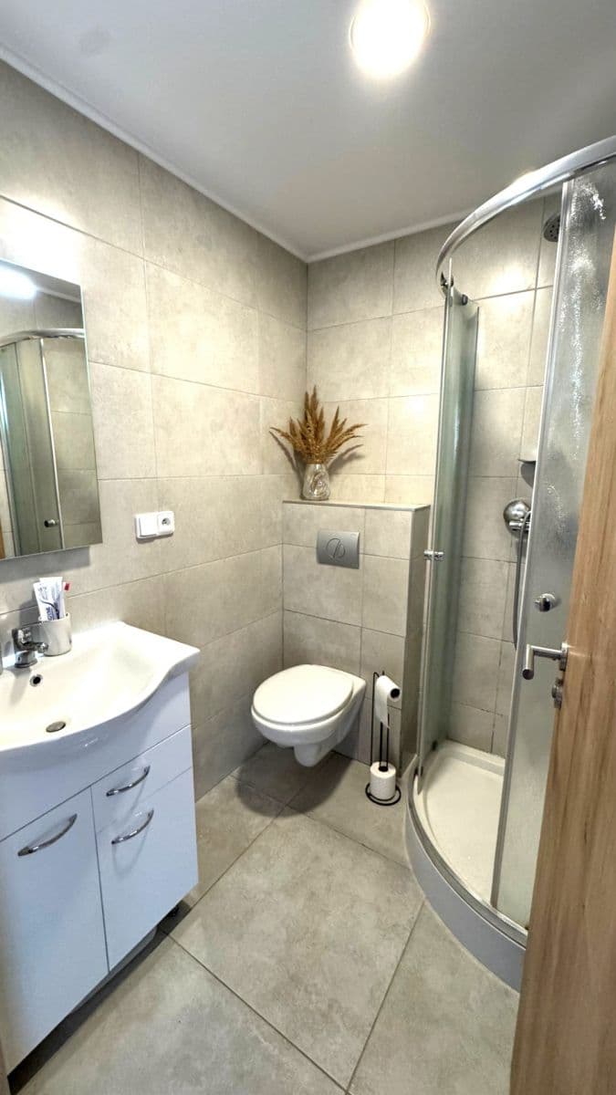 Small studio flat to rent, 15 m², Moskevská, Prague, Prague Small studio flat to rent, 15 m², Moskevská, Prague, Prague