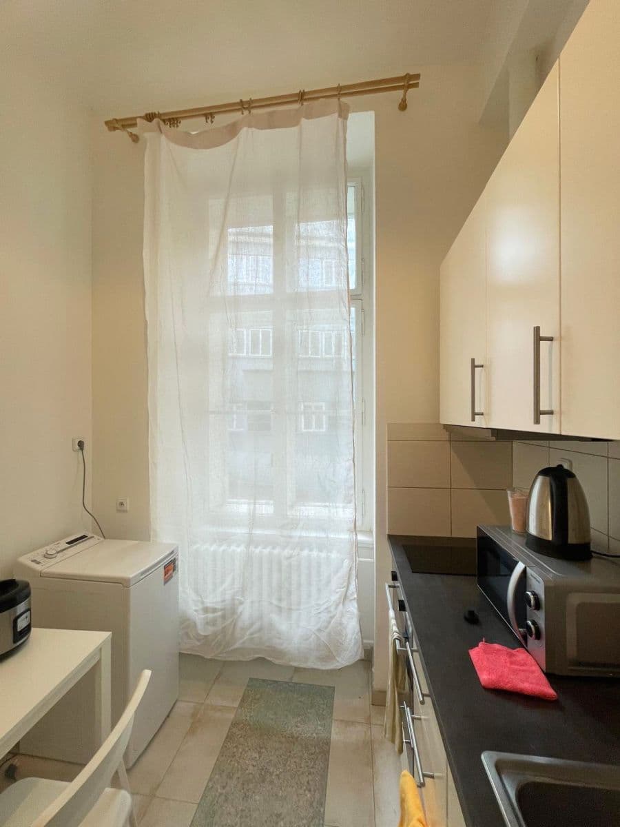 1 bedroom flat to rent, 32 m², Karoliny Světlé, Prague, Prague 1 bedroom flat to rent, 32 m², Karoliny Světlé, Prague, Prague