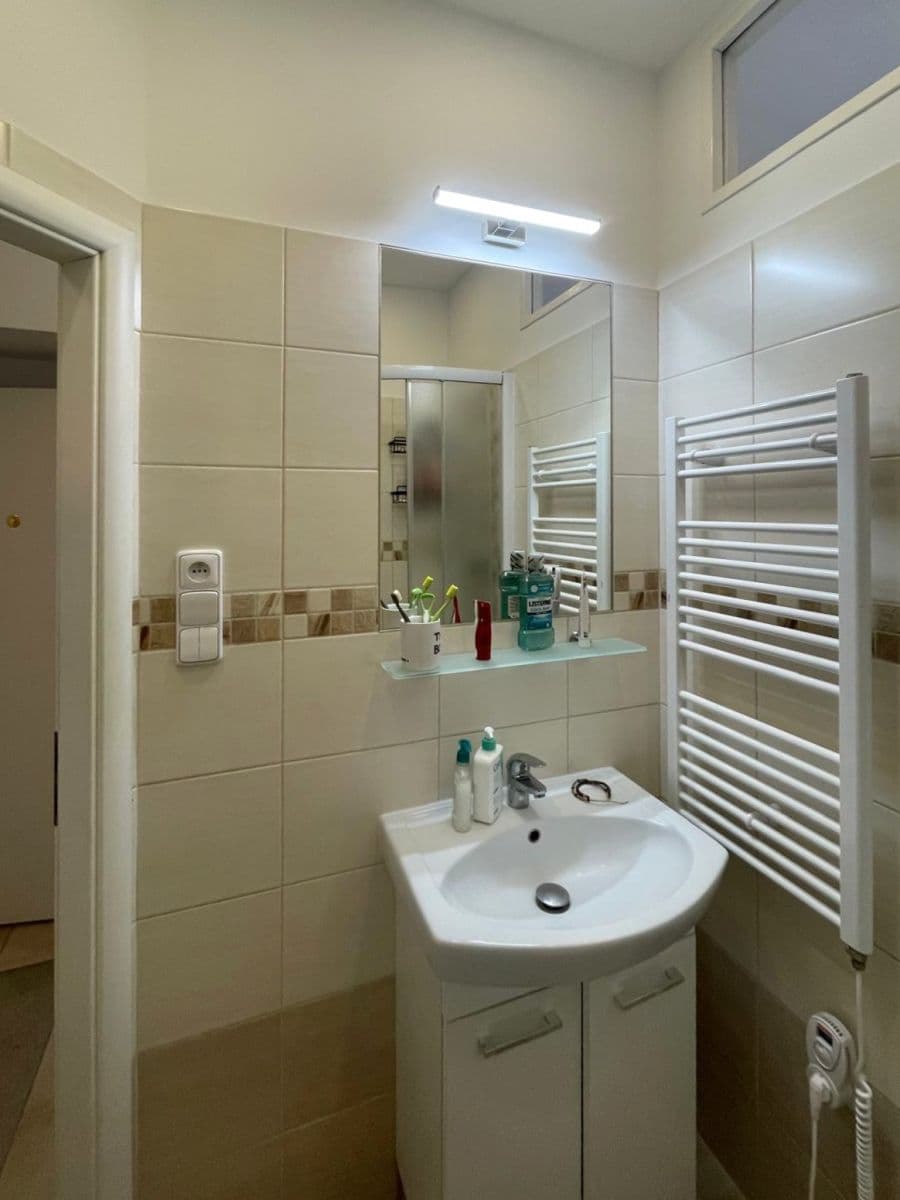 1 bedroom flat to rent, 32 m², Karoliny Světlé, Prague, Prague 1 bedroom flat to rent, 32 m², Karoliny Světlé, Prague, Prague