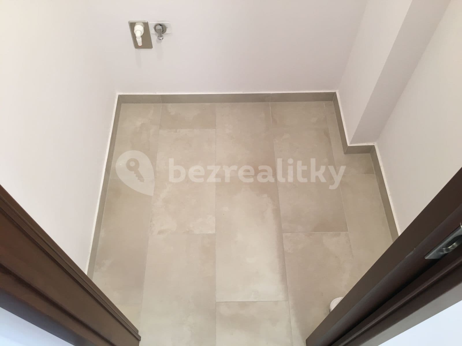 1 bedroom with open-plan kitchen flat to rent, 60 m², Hadovitá, Prague, Prague 1 bedroom with open-plan kitchen flat to rent, 60 m², Hadovitá, Prague, Prague