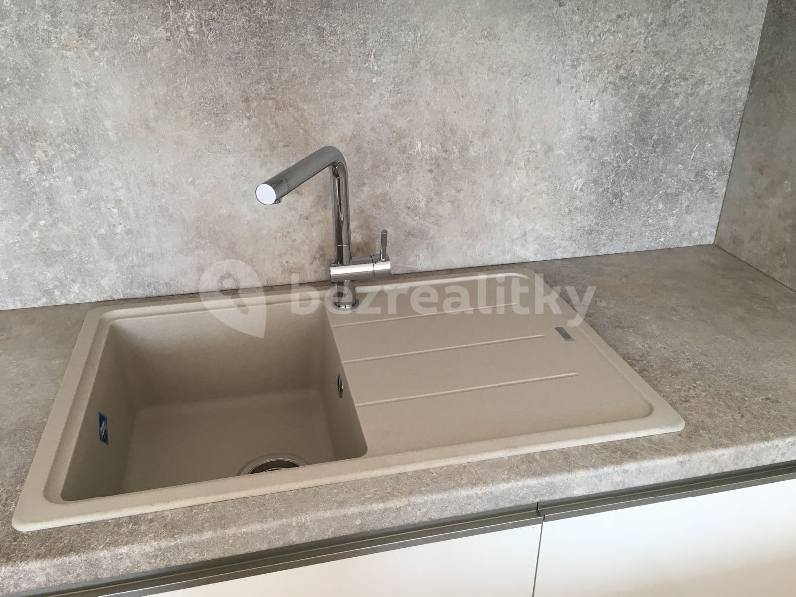 1 bedroom with open-plan kitchen flat to rent, 60 m², Hadovitá, Prague, Prague 1 bedroom with open-plan kitchen flat to rent, 60 m², Hadovitá, Prague, Prague