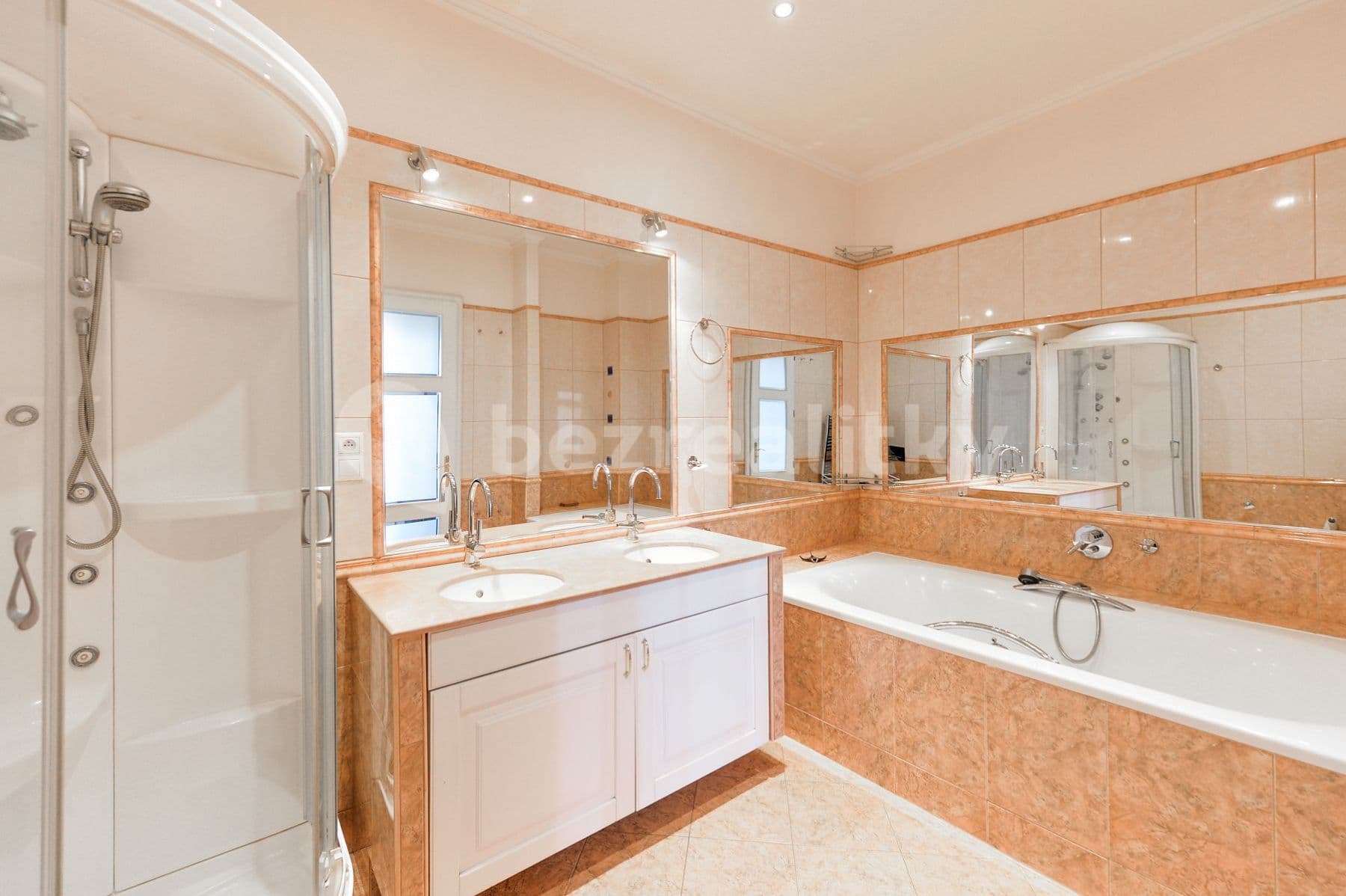 4 bedroom flat to rent, 134 m², Krakovská, Prague, Prague 4 bedroom flat to rent, 134 m², Krakovská, Prague, Prague