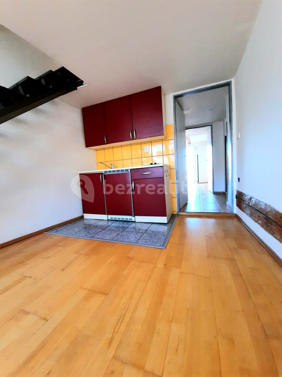 2 bedroom with open-plan kitchen flat to rent, 59 m², Vlkova, Prague, Prague 2 bedroom with open-plan kitchen flat to rent, 59 m², Vlkova, Prague, Prague