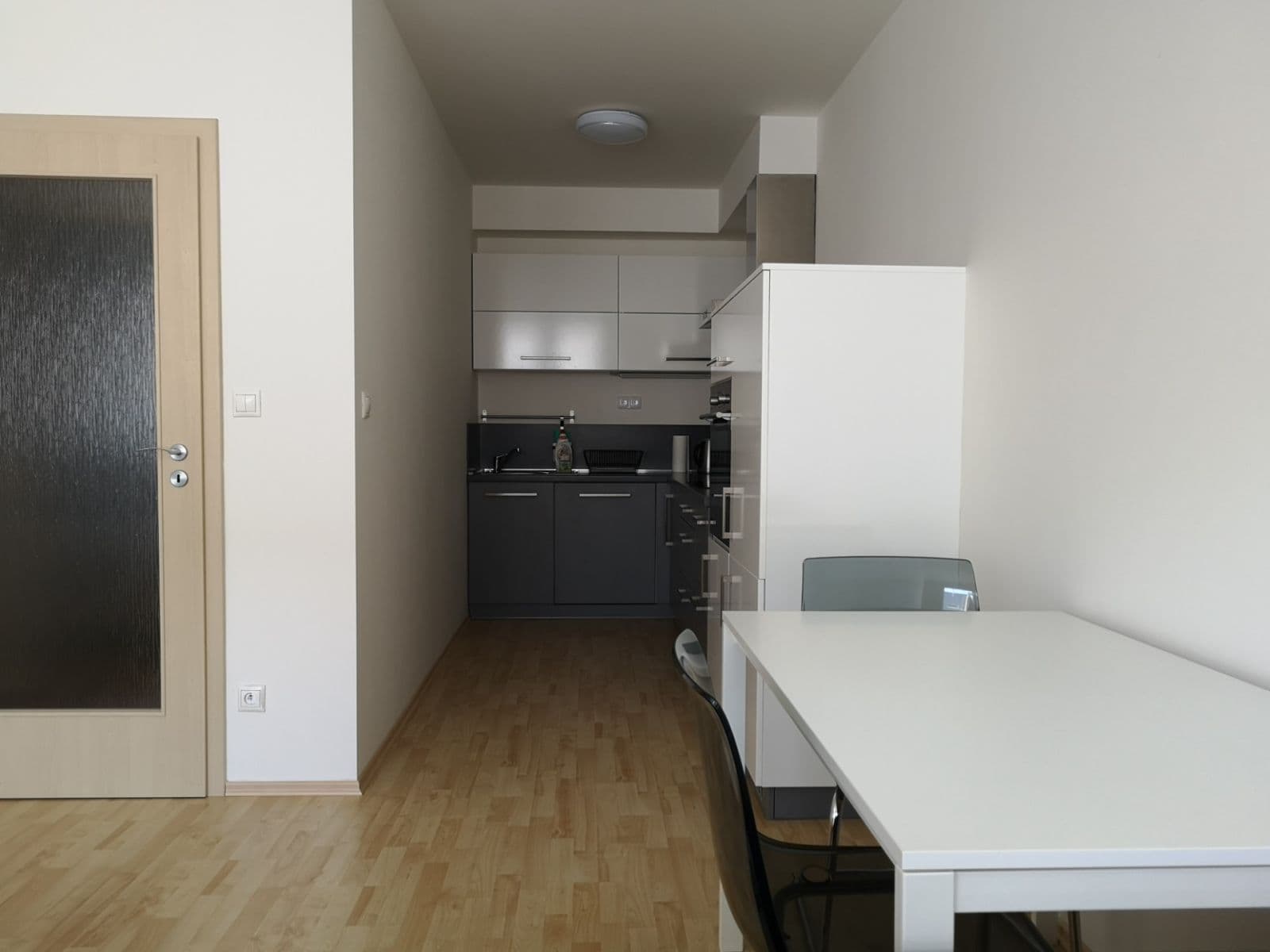 1 bedroom with open-plan kitchen flat to rent, 55 m², U Hostavického potoka, Prague, Prague 1 bedroom with open-plan kitchen flat to rent, 55 m², U Hostavického potoka, Prague, Prague