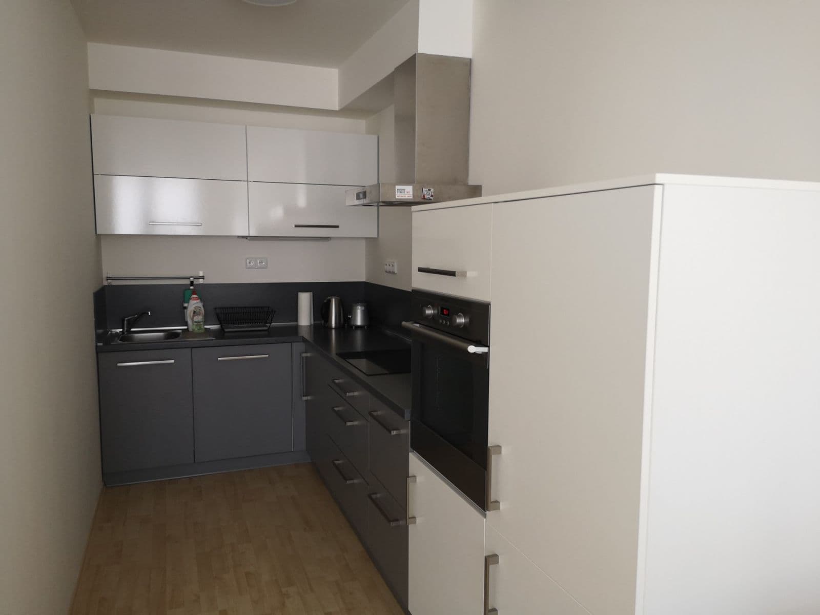 1 bedroom with open-plan kitchen flat to rent, 55 m², U Hostavického potoka, Prague, Prague 1 bedroom with open-plan kitchen flat to rent, 55 m², U Hostavického potoka, Prague, Prague