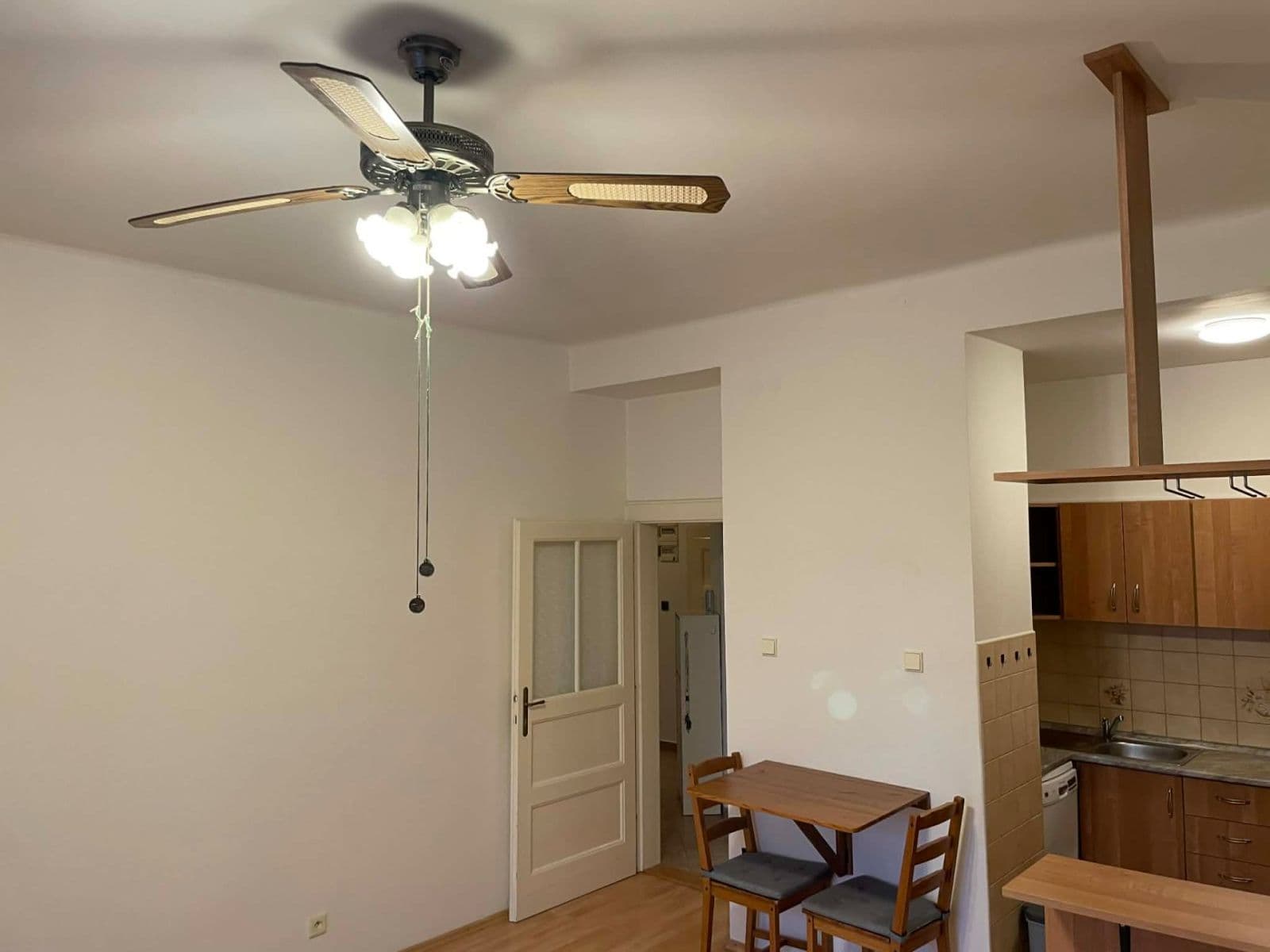 1 bedroom with open-plan kitchen flat to rent, 55 m², Komunardů, Prague, Prague 1 bedroom with open-plan kitchen flat to rent, 55 m², Komunardů, Prague, Prague