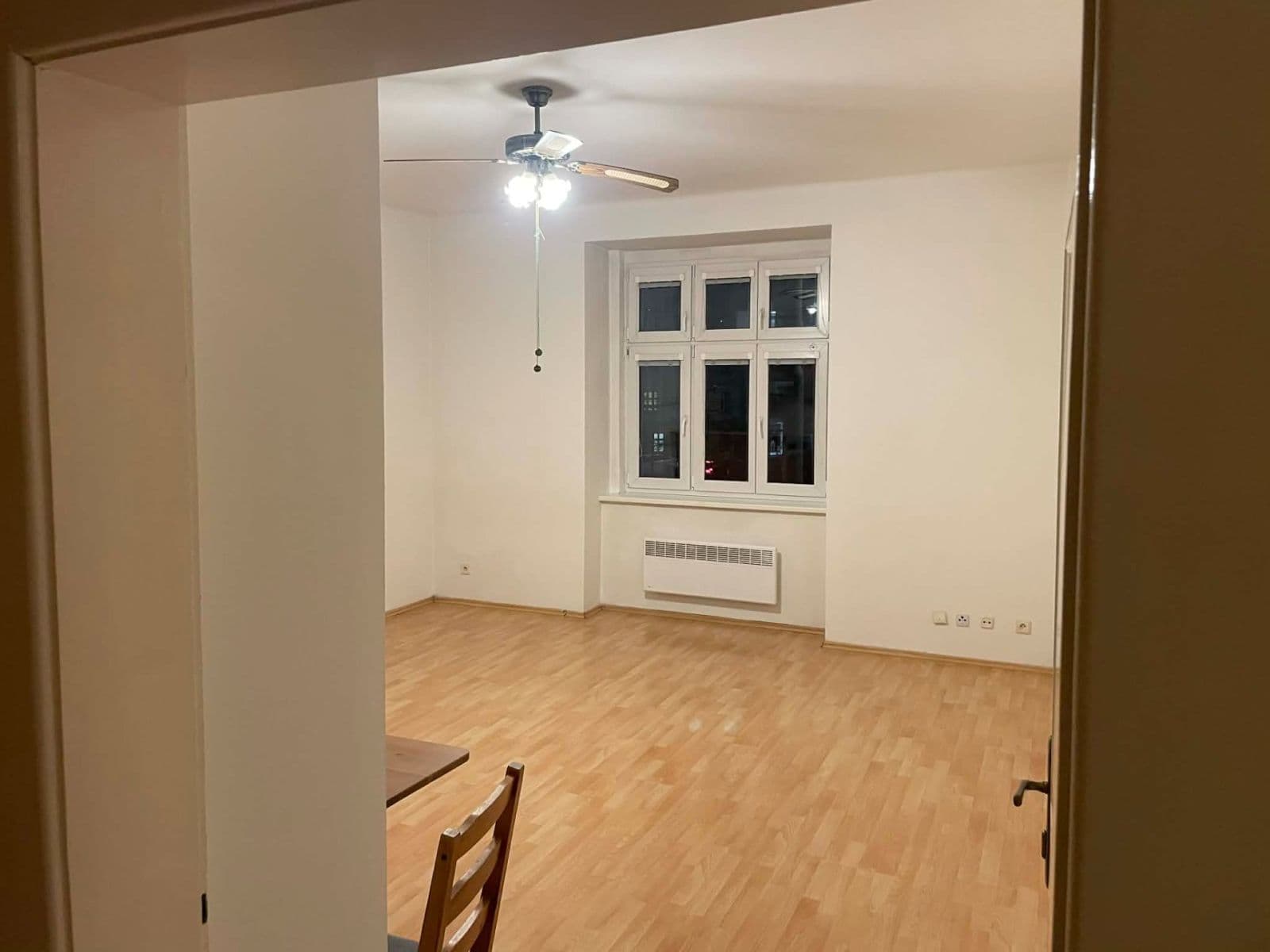 1 bedroom with open-plan kitchen flat to rent, 55 m², Komunardů, Prague, Prague 1 bedroom with open-plan kitchen flat to rent, 55 m², Komunardů, Prague, Prague