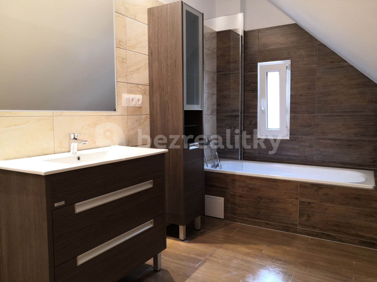 1 bedroom with open-plan kitchen flat to rent, 65 m², Gorkého, Říčany, Středočeský Region 1 bedroom with open-plan kitchen flat to rent, 65 m², Gorkého, Říčany, Středočeský Region