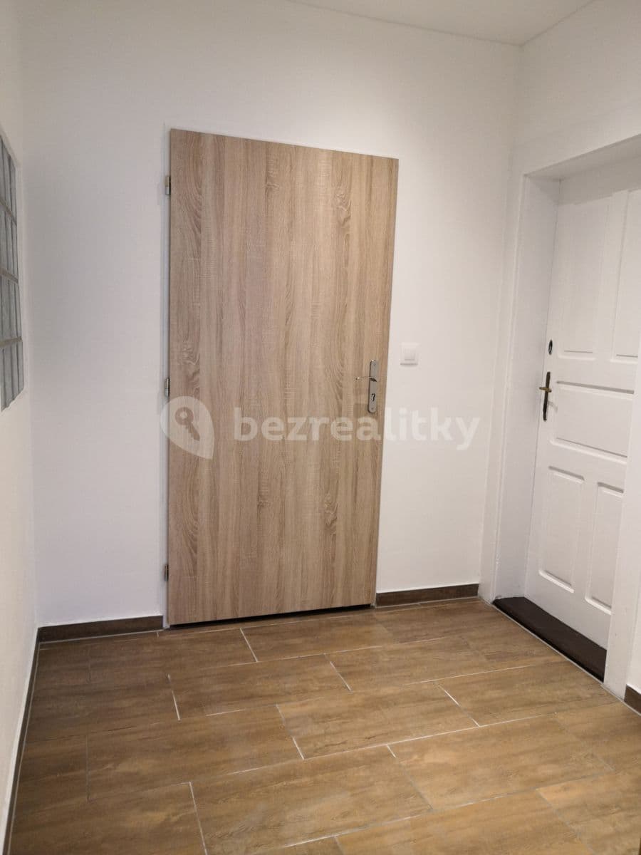 1 bedroom with open-plan kitchen flat to rent, 65 m², Gorkého, Říčany, Středočeský Region 1 bedroom with open-plan kitchen flat to rent, 65 m², Gorkého, Říčany, Středočeský Region