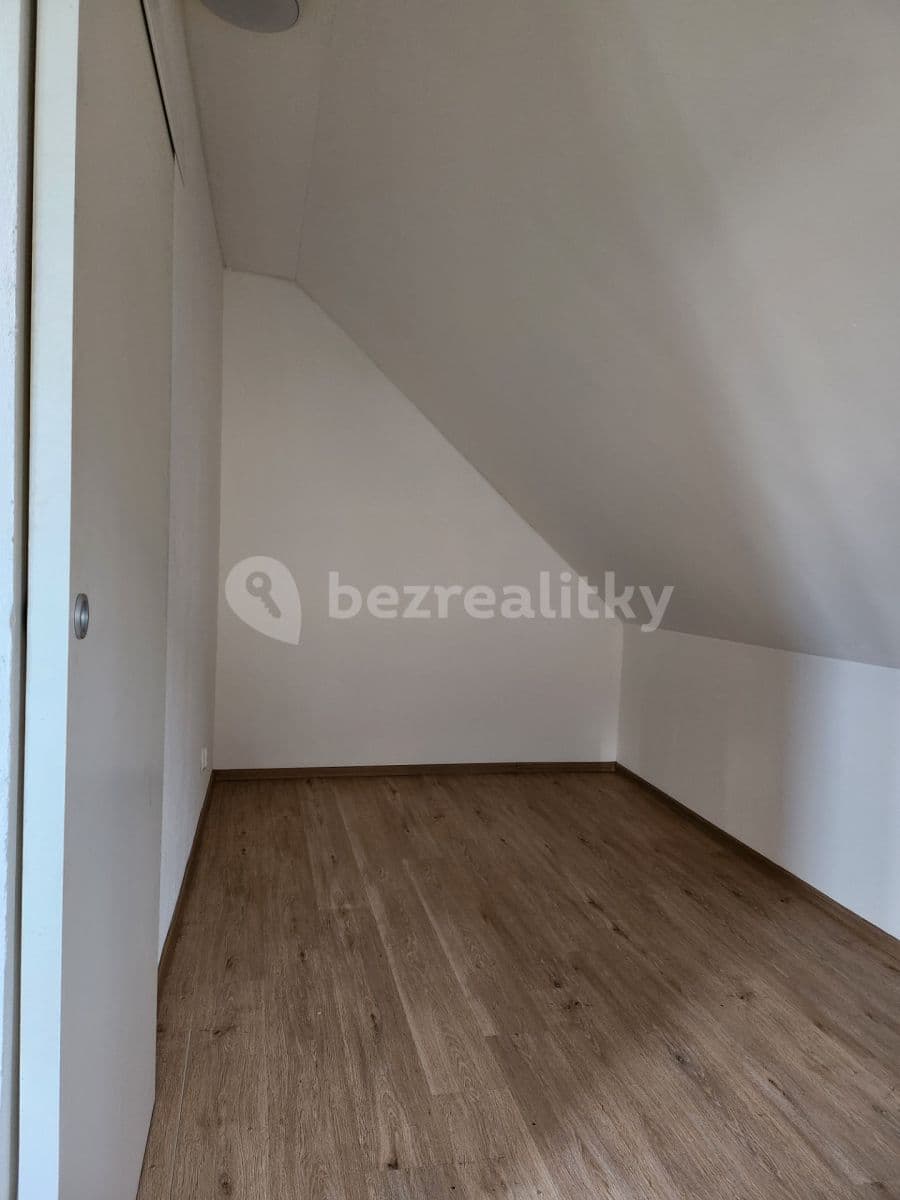 1 bedroom with open-plan kitchen flat to rent, 65 m², Gorkého, Říčany, Středočeský Region 1 bedroom with open-plan kitchen flat to rent, 65 m², Gorkého, Říčany, Středočeský Region
