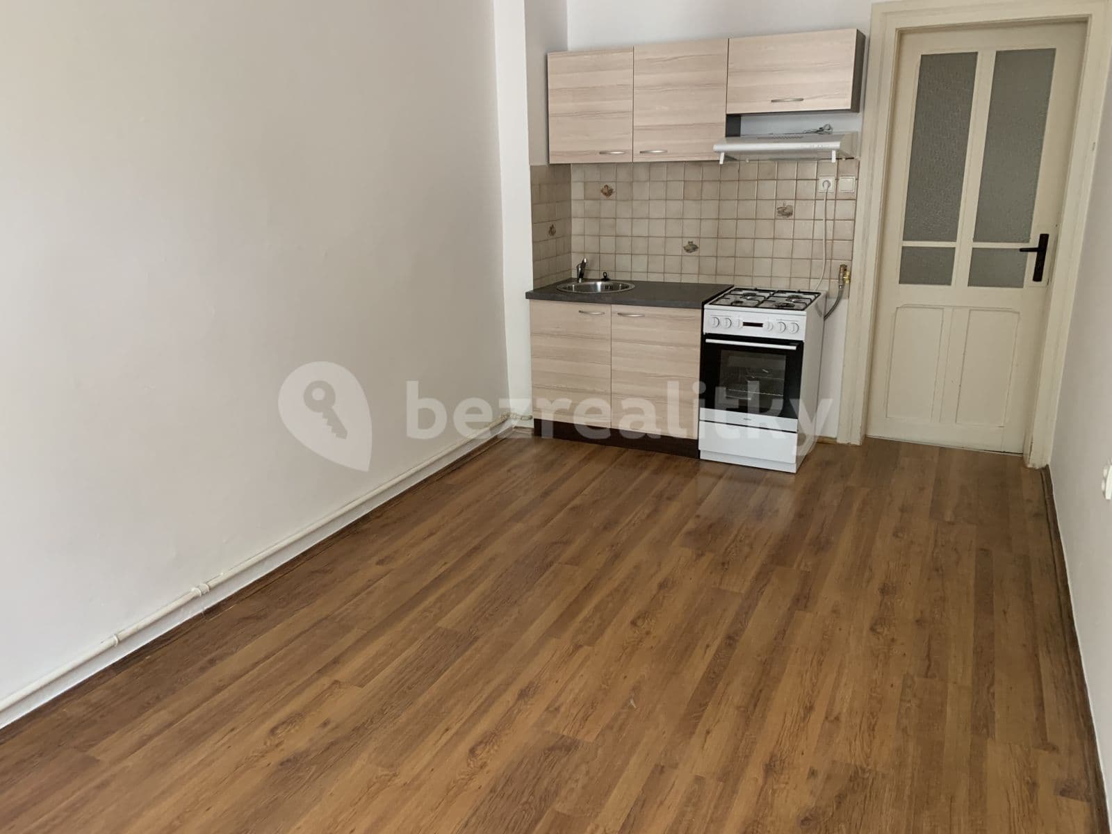 1 bedroom with open-plan kitchen flat to rent, 44 m², Mojmírova, Prague, Prague 1 bedroom with open-plan kitchen flat to rent, 44 m², Mojmírova, Prague, Prague