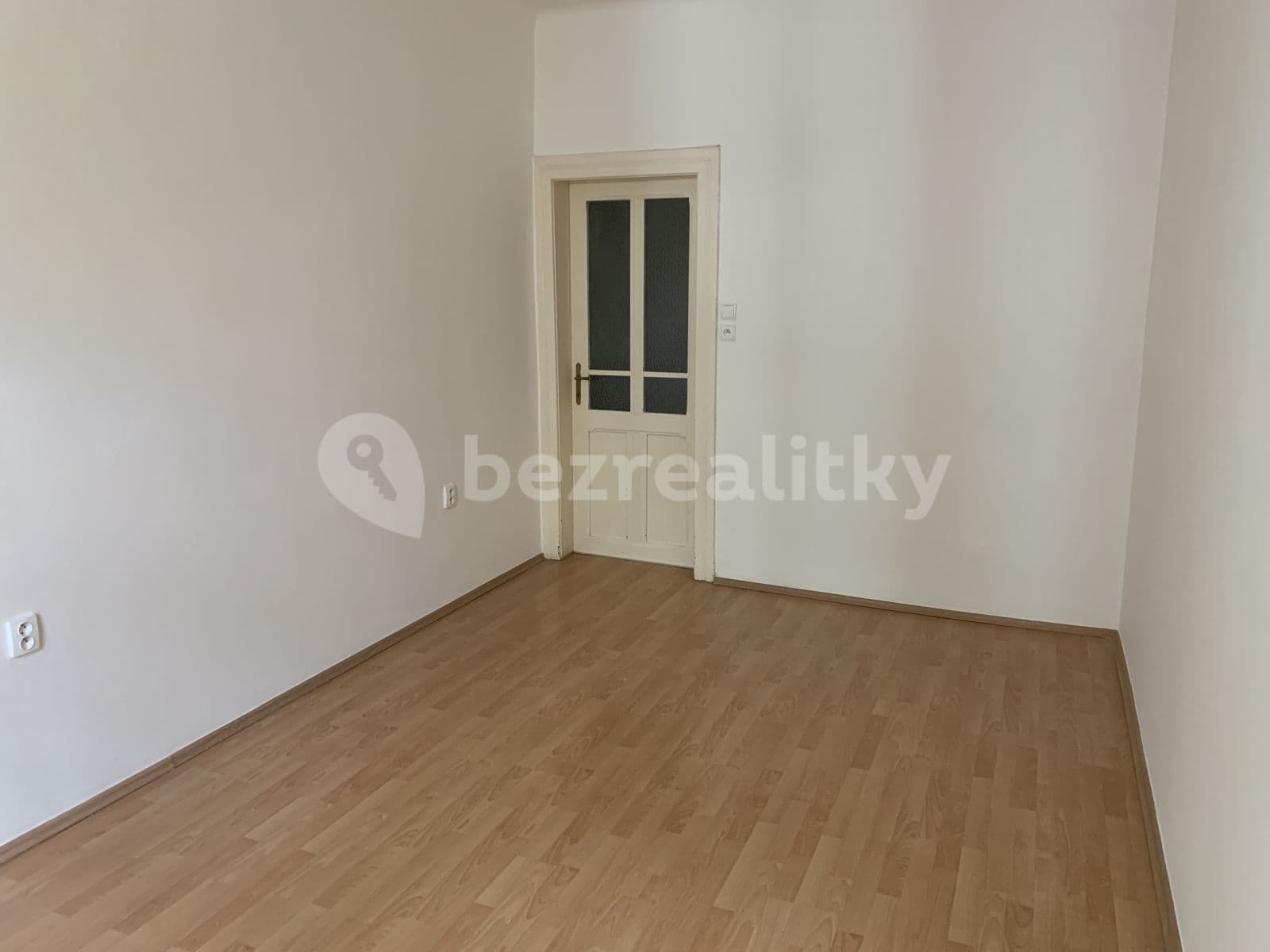 1 bedroom with open-plan kitchen flat to rent, 44 m², Mojmírova, Prague, Prague 1 bedroom with open-plan kitchen flat to rent, 44 m², Mojmírova, Prague, Prague