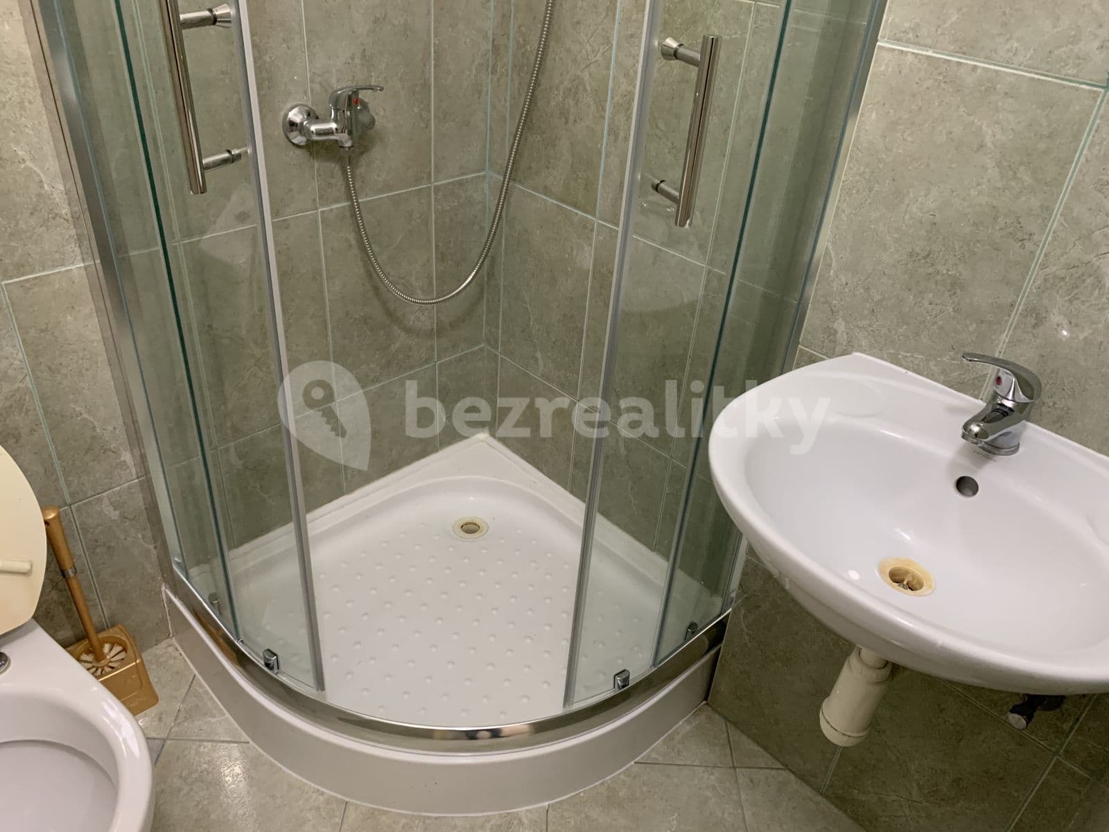 1 bedroom with open-plan kitchen flat to rent, 44 m², Mojmírova, Prague, Prague 1 bedroom with open-plan kitchen flat to rent, 44 m², Mojmírova, Prague, Prague