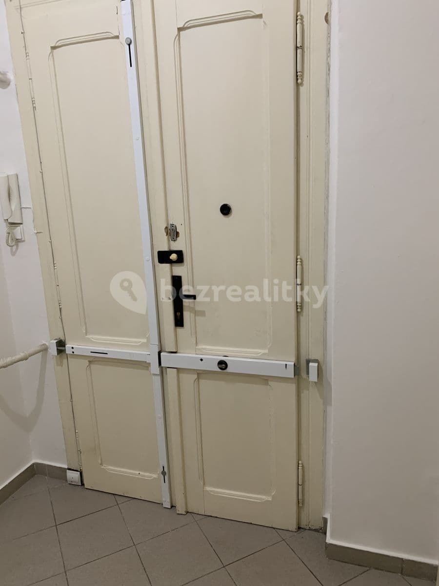 1 bedroom with open-plan kitchen flat to rent, 44 m², Mojmírova, Prague, Prague 1 bedroom with open-plan kitchen flat to rent, 44 m², Mojmírova, Prague, Prague