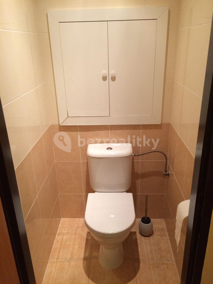 3 bedroom flat to rent, 80 m², Bellušova, Prague, Prague 3 bedroom flat to rent, 80 m², Bellušova, Prague, Prague