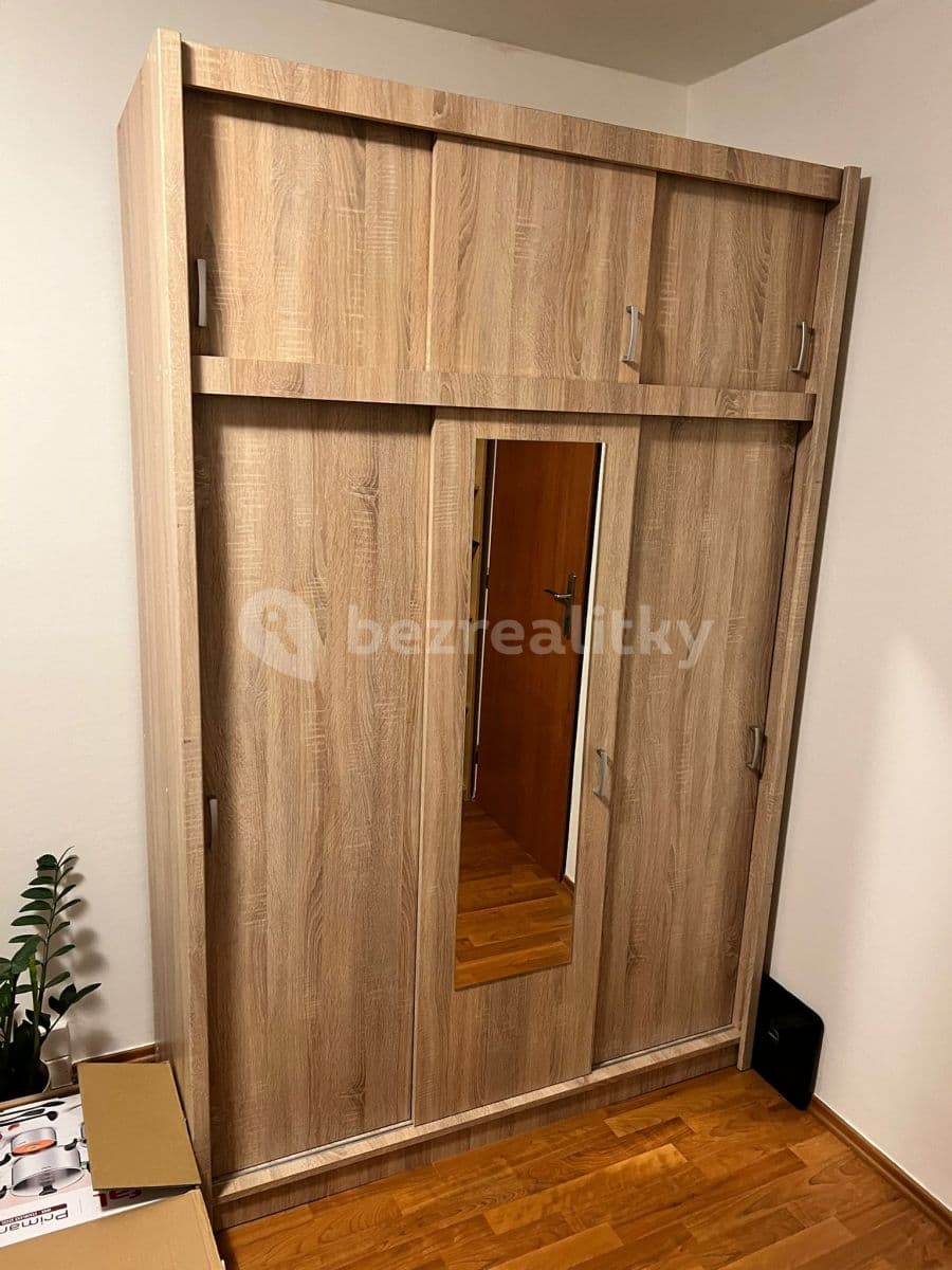 3 bedroom flat to rent, 80 m², Bellušova, Prague, Prague 3 bedroom flat to rent, 80 m², Bellušova, Prague, Prague