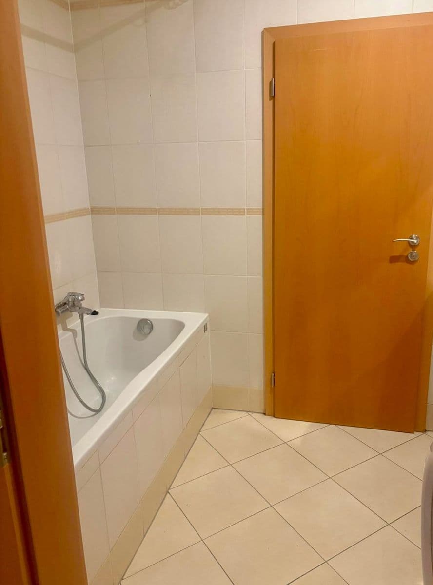 2 bedroom with open-plan kitchen flat to rent, 60 m², Miroslava Hajna, Prague, Prague 2 bedroom with open-plan kitchen flat to rent, 60 m², Miroslava Hajna, Prague, Prague