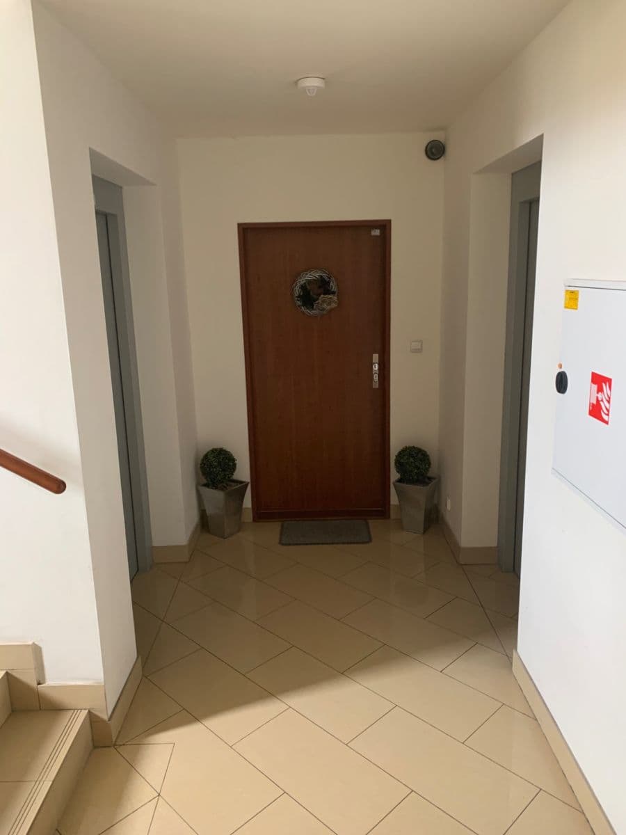 2 bedroom with open-plan kitchen flat to rent, 60 m², Miroslava Hajna, Prague, Prague 2 bedroom with open-plan kitchen flat to rent, 60 m², Miroslava Hajna, Prague, Prague