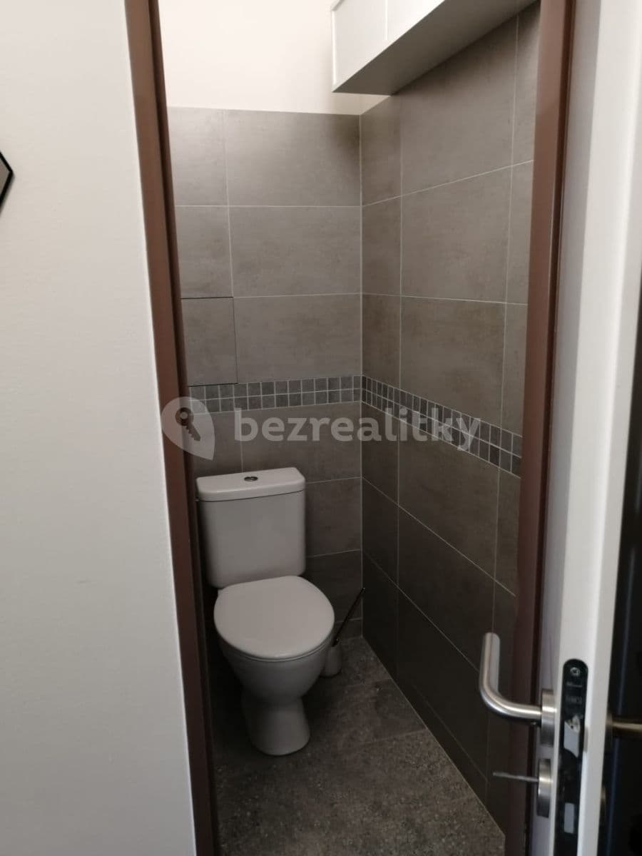 1 bedroom with open-plan kitchen flat to rent, 43 m², Okružní, Slaný, Středočeský Region 1 bedroom with open-plan kitchen flat to rent, 43 m², Okružní, Slaný, Středočeský Region