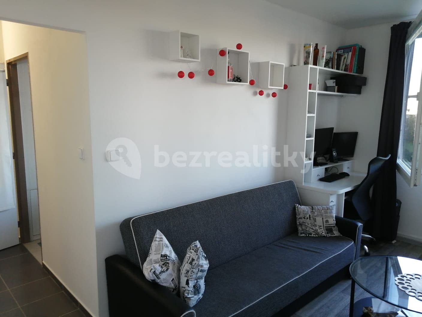 1 bedroom with open-plan kitchen flat to rent, 43 m², Okružní, Slaný, Středočeský Region 1 bedroom with open-plan kitchen flat to rent, 43 m², Okružní, Slaný, Středočeský Region