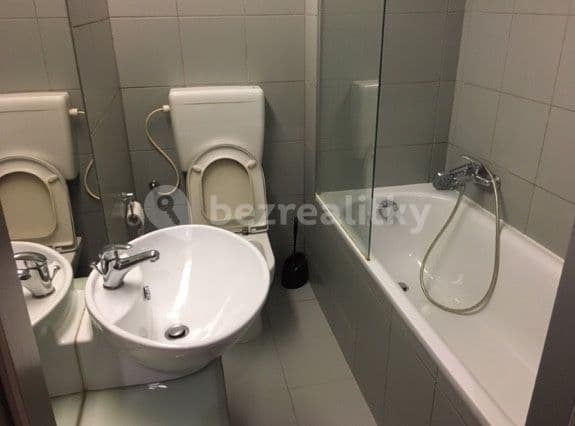1 bedroom with open-plan kitchen flat to rent, 65 m², Korunní, Prague, Prague 1 bedroom with open-plan kitchen flat to rent, 65 m², Korunní, Prague, Prague
