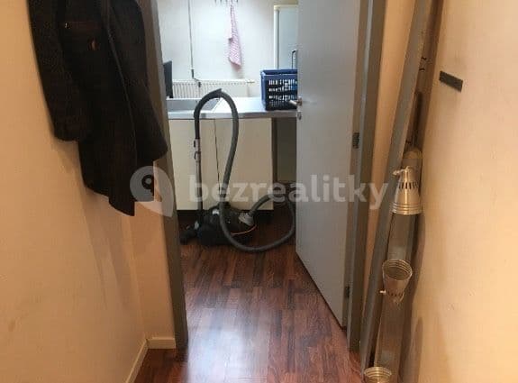 1 bedroom with open-plan kitchen flat to rent, 65 m², Korunní, Prague, Prague 1 bedroom with open-plan kitchen flat to rent, 65 m², Korunní, Prague, Prague