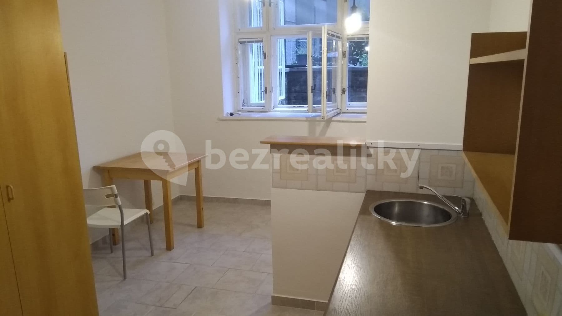 Studio flat to rent, 25 m², Petrohradská, Prague, Prague Studio flat to rent, 25 m², Petrohradská, Prague, Prague