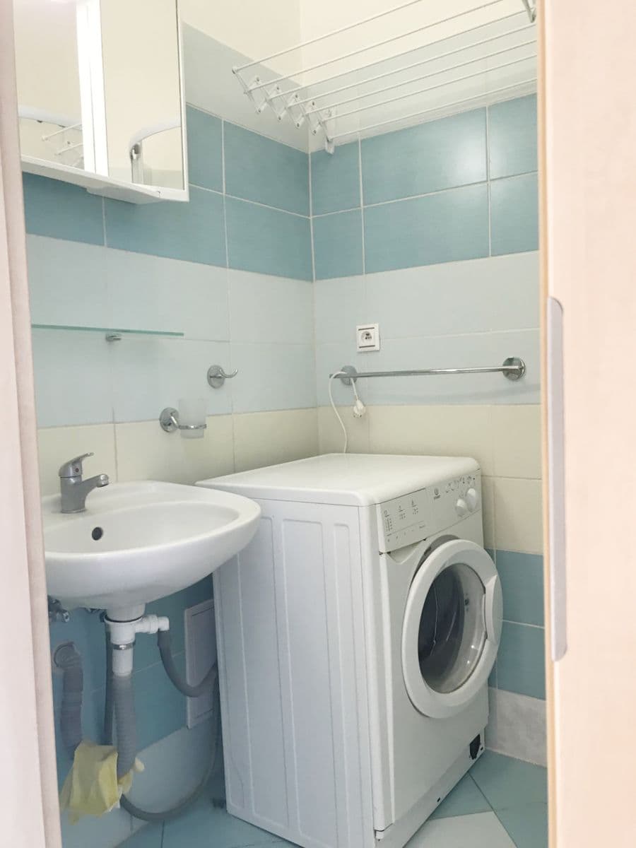 1 bedroom with open-plan kitchen flat to rent, 42 m², Černomořská, Prague, Prague 1 bedroom with open-plan kitchen flat to rent, 42 m², Černomořská, Prague, Prague