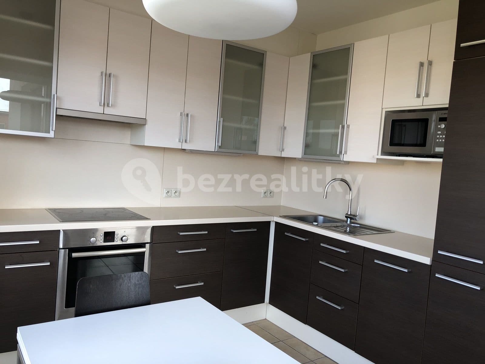 2 bedroom with open-plan kitchen flat to rent, 81 m², Nehvizdská, Prague, Prague 2 bedroom with open-plan kitchen flat to rent, 81 m², Nehvizdská, Prague, Prague