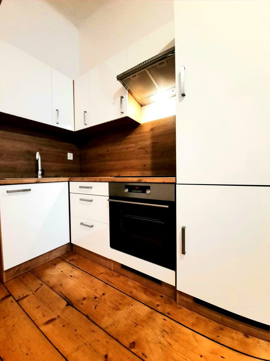 Studio flat to rent, 27 m², Vlkova, Prague, Prague Studio flat to rent, 27 m², Vlkova, Prague, Prague