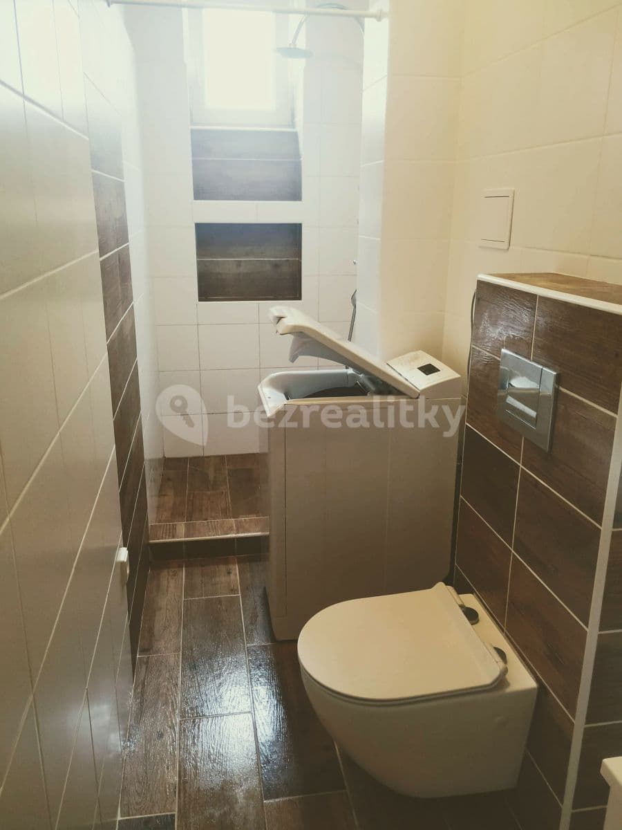 1 bedroom with open-plan kitchen flat to rent, 45 m², Štefánikovo Náměstí, Jihlava, Vysočina Region 1 bedroom with open-plan kitchen flat to rent, 45 m², Štefánikovo Náměstí, Jihlava, Vysočina Region