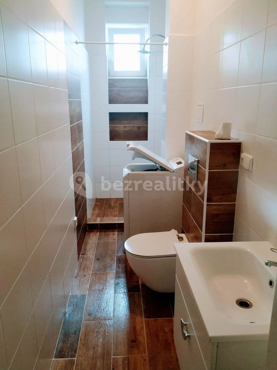 1 bedroom with open-plan kitchen flat to rent, 45 m², Štefánikovo Náměstí, Jihlava, Vysočina Region 1 bedroom with open-plan kitchen flat to rent, 45 m², Štefánikovo Náměstí, Jihlava, Vysočina Region