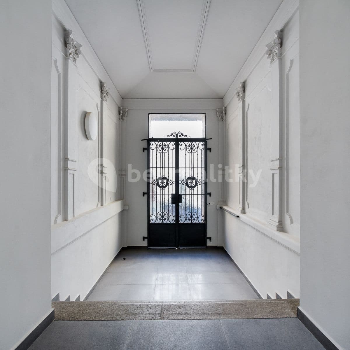 1 bedroom with open-plan kitchen flat to rent, 40 m², Podplukovníka Sochora, Prague, Prague 1 bedroom with open-plan kitchen flat to rent, 40 m², Podplukovníka Sochora, Prague, Prague