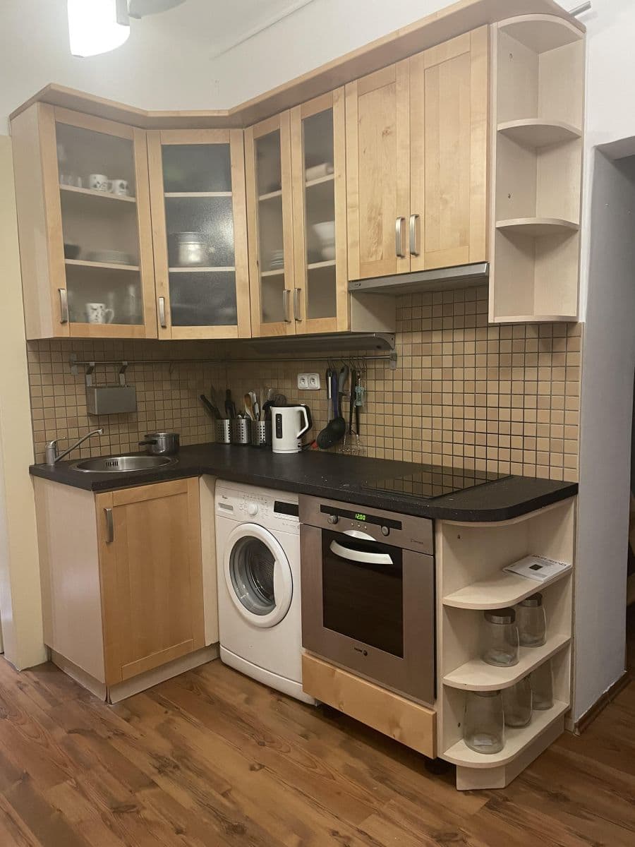 1 bedroom flat to rent, 37 m², Seifertova, Prague, Prague 1 bedroom flat to rent, 37 m², Seifertova, Prague, Prague