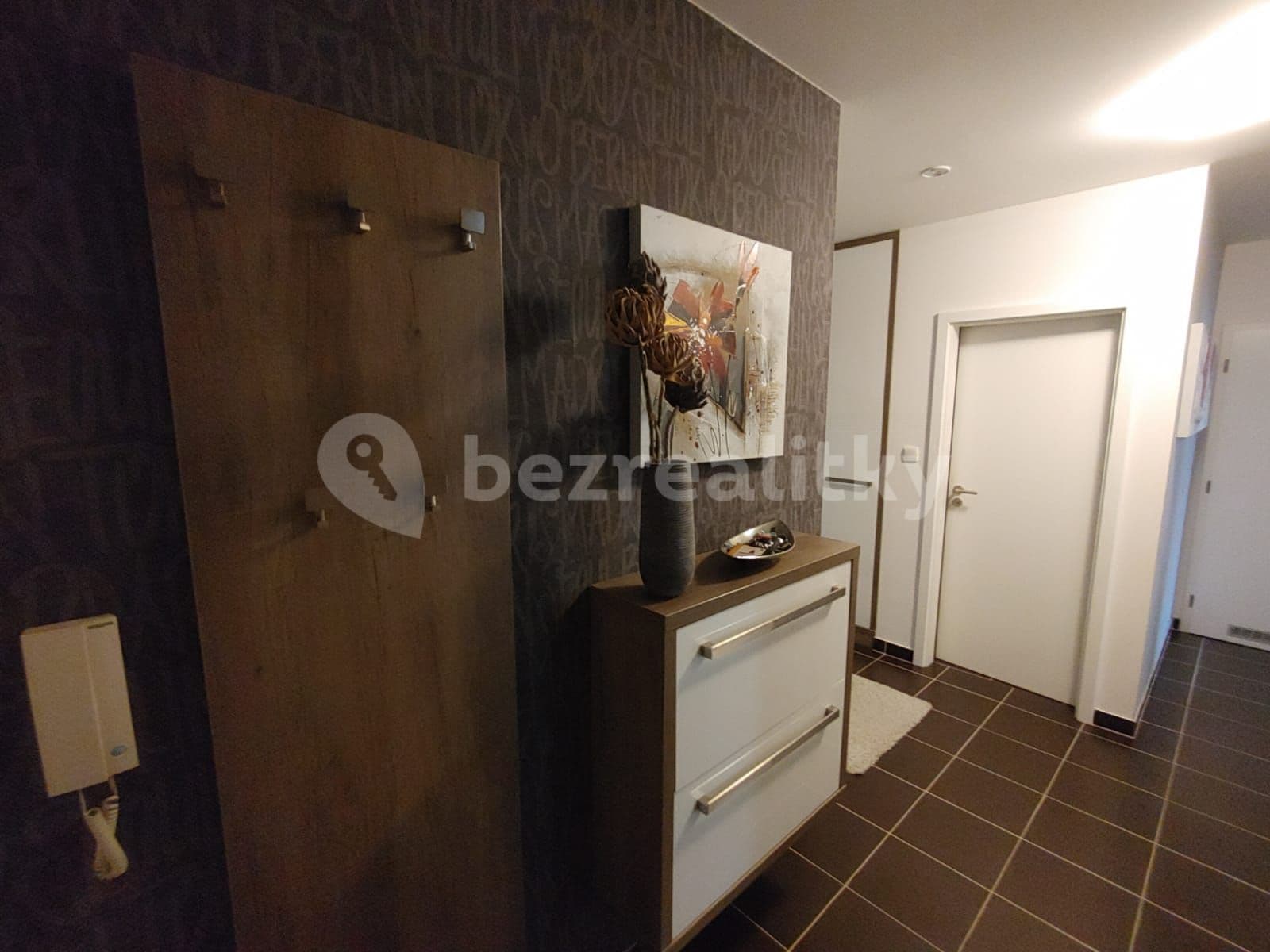 2 bedroom with open-plan kitchen flat to rent, 82 m², U Svobodárny, Prague, Prague 2 bedroom with open-plan kitchen flat to rent, 82 m², U Svobodárny, Prague, Prague