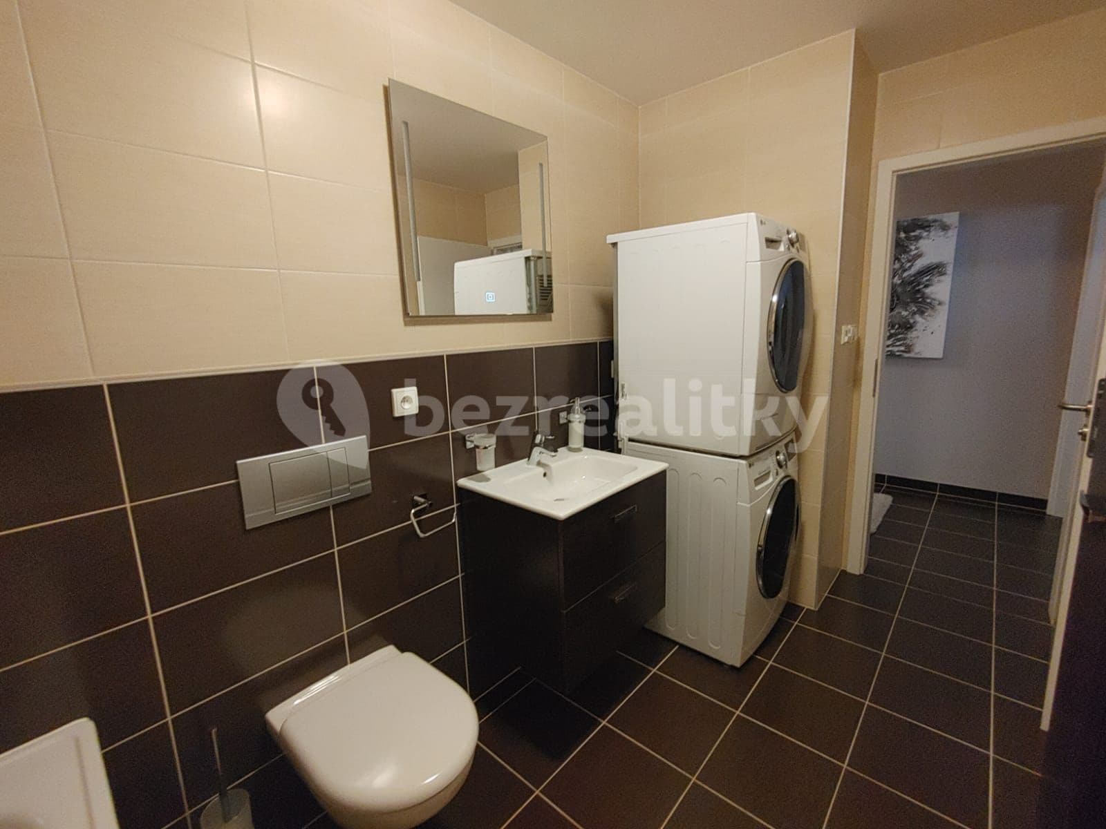 2 bedroom with open-plan kitchen flat to rent, 82 m², U Svobodárny, Prague, Prague 2 bedroom with open-plan kitchen flat to rent, 82 m², U Svobodárny, Prague, Prague