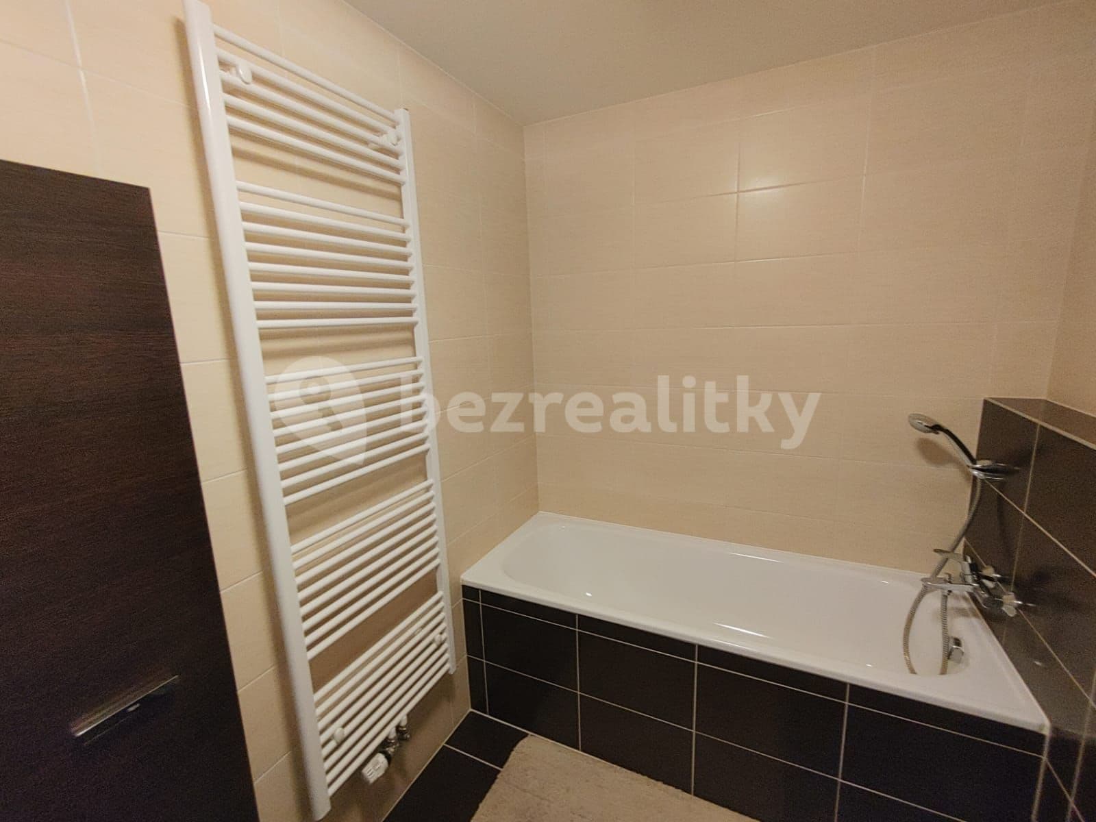 2 bedroom with open-plan kitchen flat to rent, 82 m², U Svobodárny, Prague, Prague 2 bedroom with open-plan kitchen flat to rent, 82 m², U Svobodárny, Prague, Prague