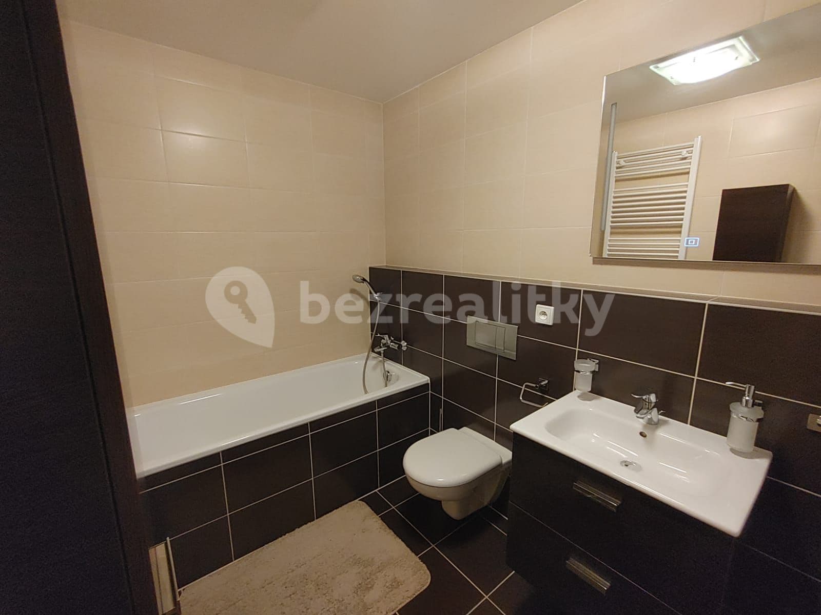 2 bedroom with open-plan kitchen flat to rent, 82 m², U Svobodárny, Prague, Prague 2 bedroom with open-plan kitchen flat to rent, 82 m², U Svobodárny, Prague, Prague