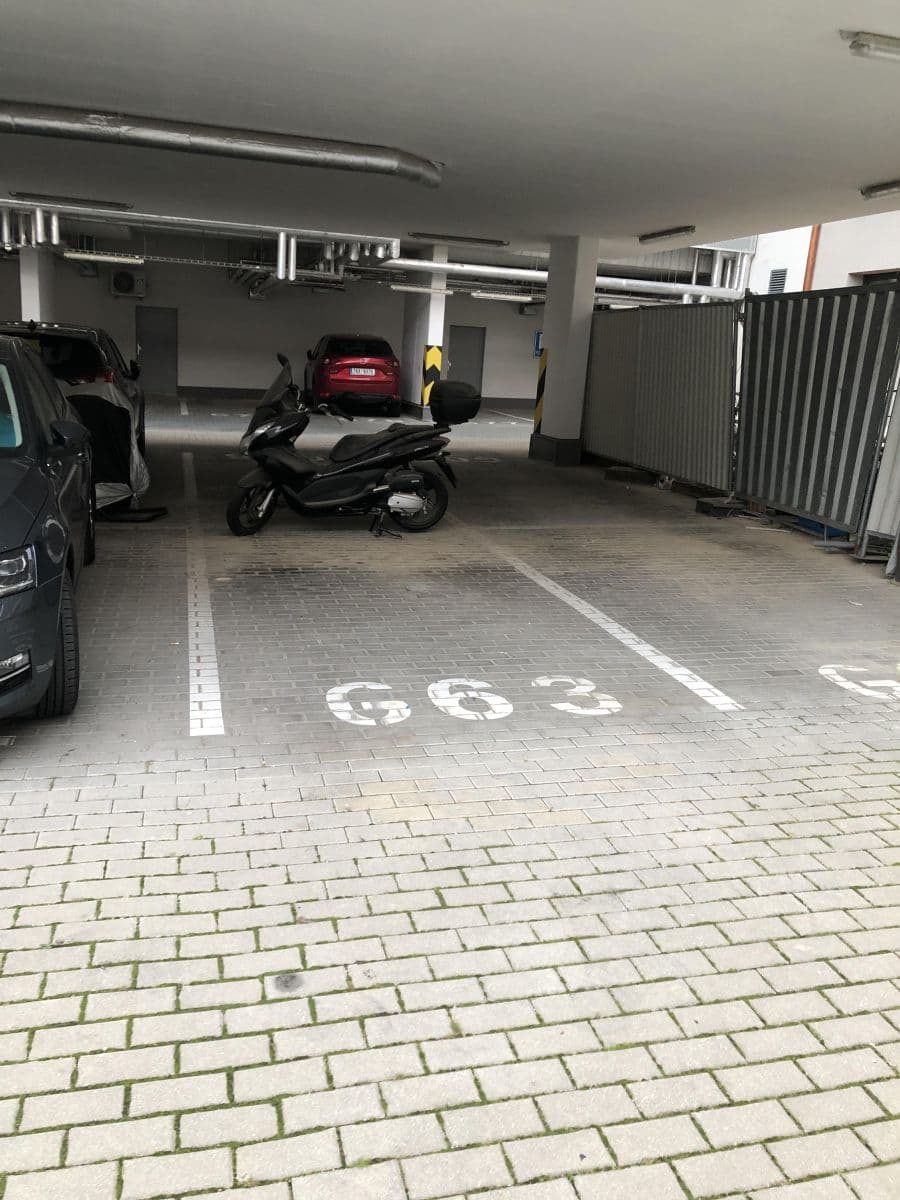 2 bedroom with open-plan kitchen flat to rent, 82 m², U Svobodárny, Prague, Prague 2 bedroom with open-plan kitchen flat to rent, 82 m², U Svobodárny, Prague, Prague