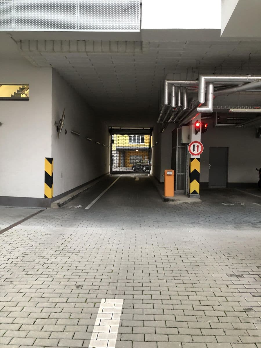 2 bedroom with open-plan kitchen flat to rent, 82 m², U Svobodárny, Prague, Prague 2 bedroom with open-plan kitchen flat to rent, 82 m², U Svobodárny, Prague, Prague