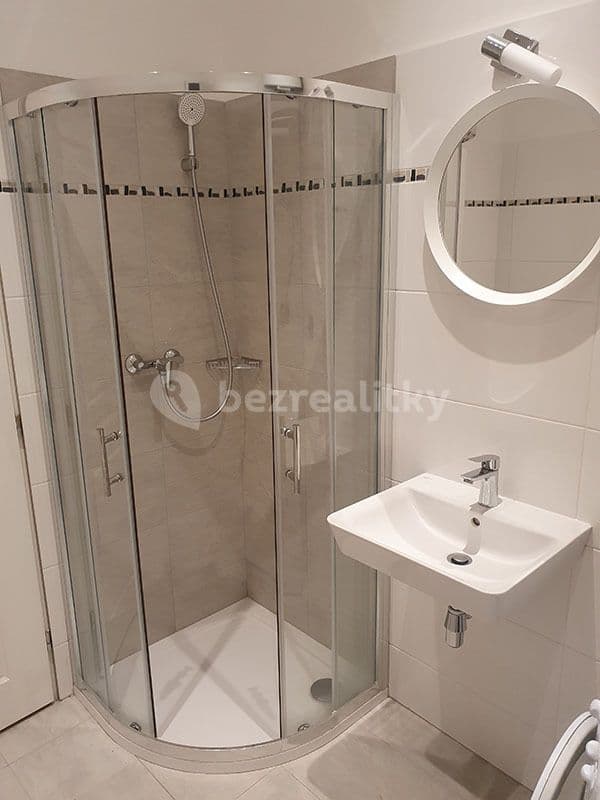 Studio flat to rent, 32 m², V Olšinách, Prague, Prague Studio flat to rent, 32 m², V Olšinách, Prague, Prague