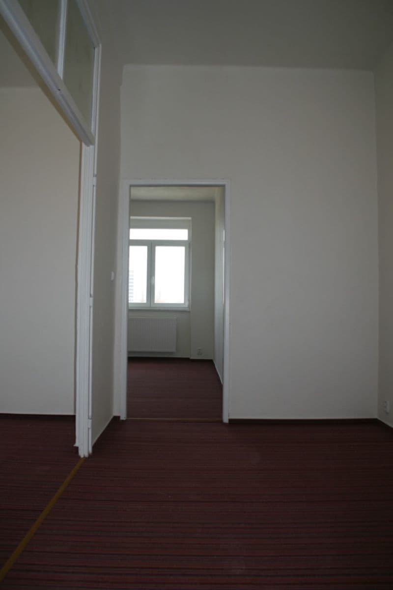 2 bedroom flat to rent, 76 m², Na Hřebenech Ii, Prague, Prague 2 bedroom flat to rent, 76 m², Na Hřebenech Ii, Prague, Prague