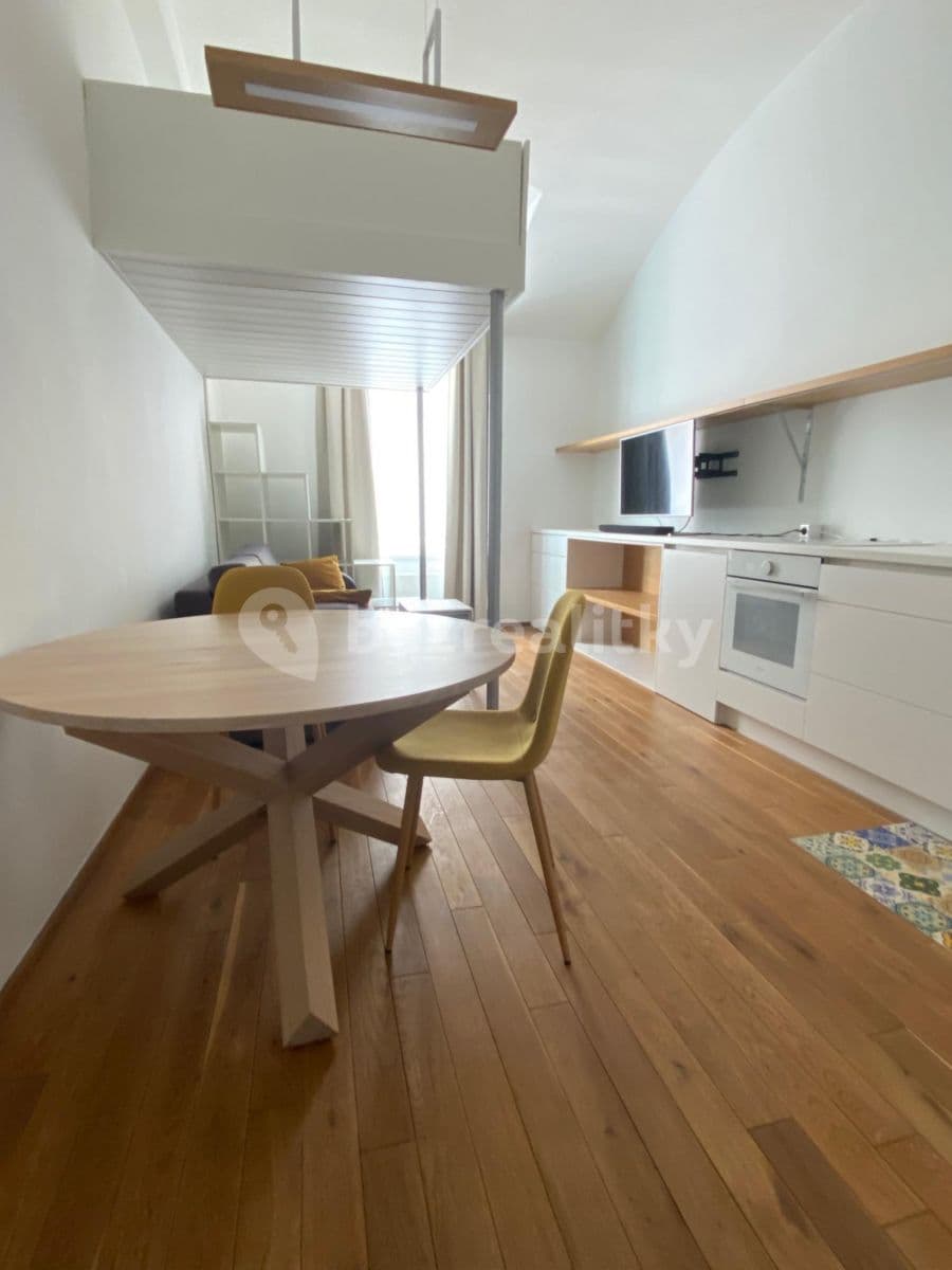Studio flat to rent, 43 m², U Studánky, Prague, Prague Studio flat to rent, 43 m², U Studánky, Prague, Prague