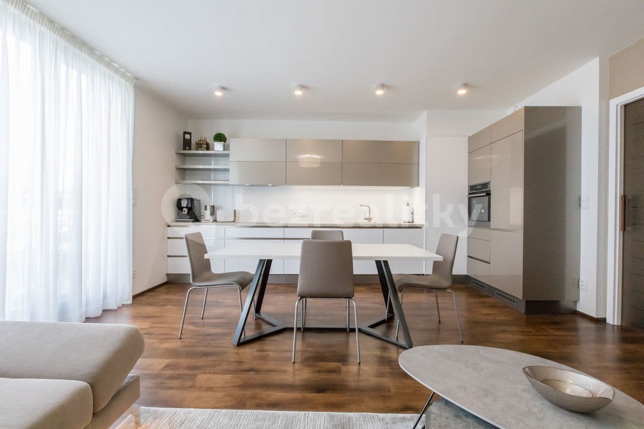 2 bedroom with open-plan kitchen flat to rent, 120 m², Koněvova, Prague, Prague 2 bedroom with open-plan kitchen flat to rent, 120 m², Koněvova, Prague, Prague