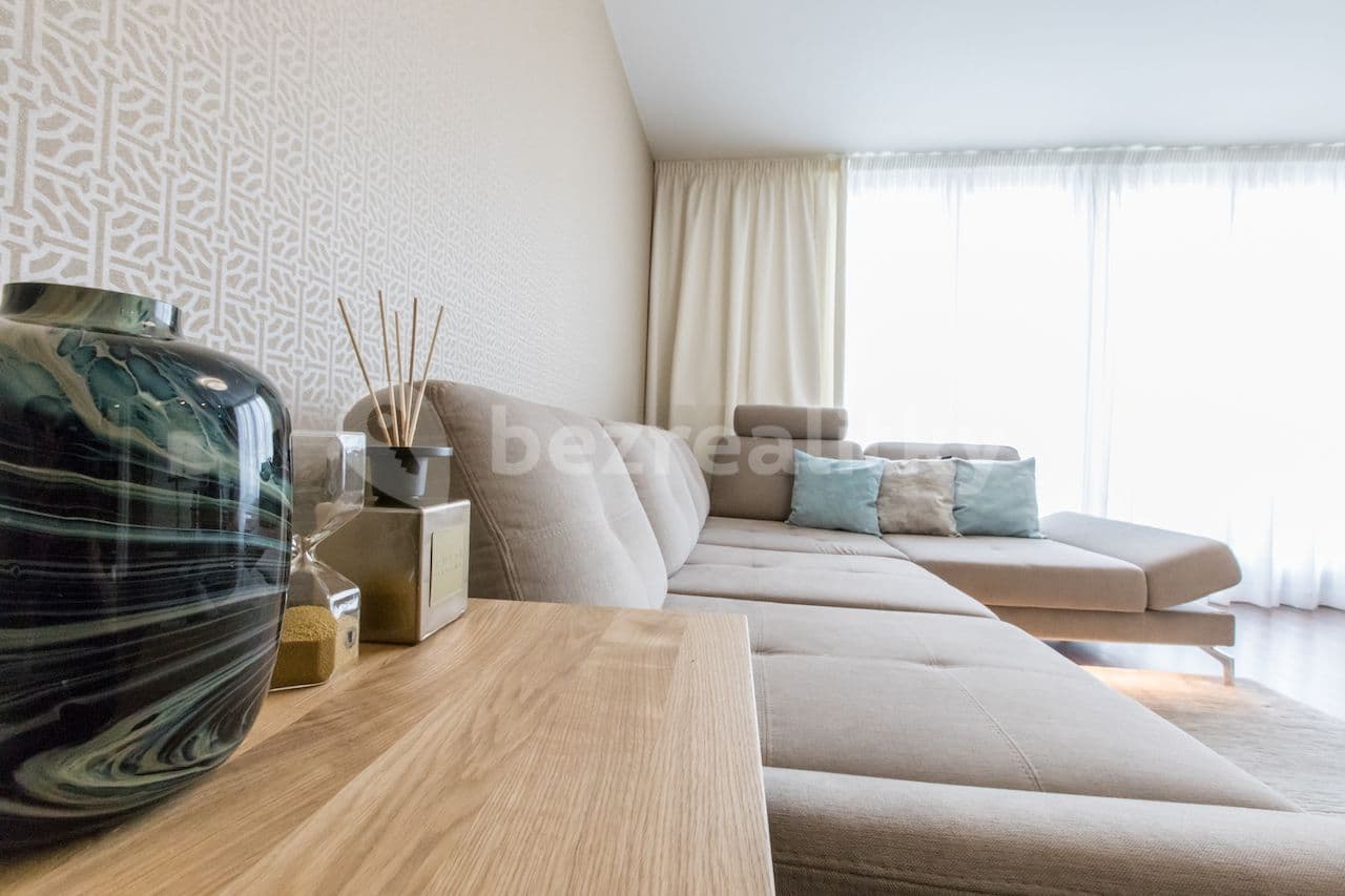 2 bedroom with open-plan kitchen flat to rent, 120 m², Koněvova, Prague, Prague 2 bedroom with open-plan kitchen flat to rent, 120 m², Koněvova, Prague, Prague