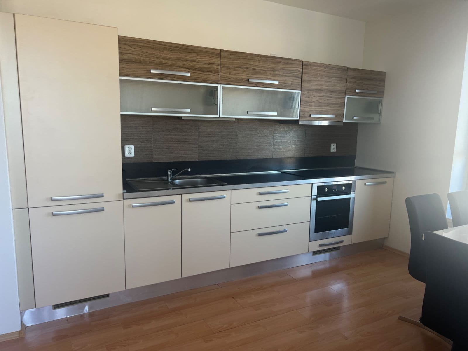 1 bedroom with open-plan kitchen flat to rent, 53 m², Edvarda Beneše, Přelouč, Pardubický Region 1 bedroom with open-plan kitchen flat to rent, 53 m², Edvarda Beneše, Přelouč, Pardubický Region