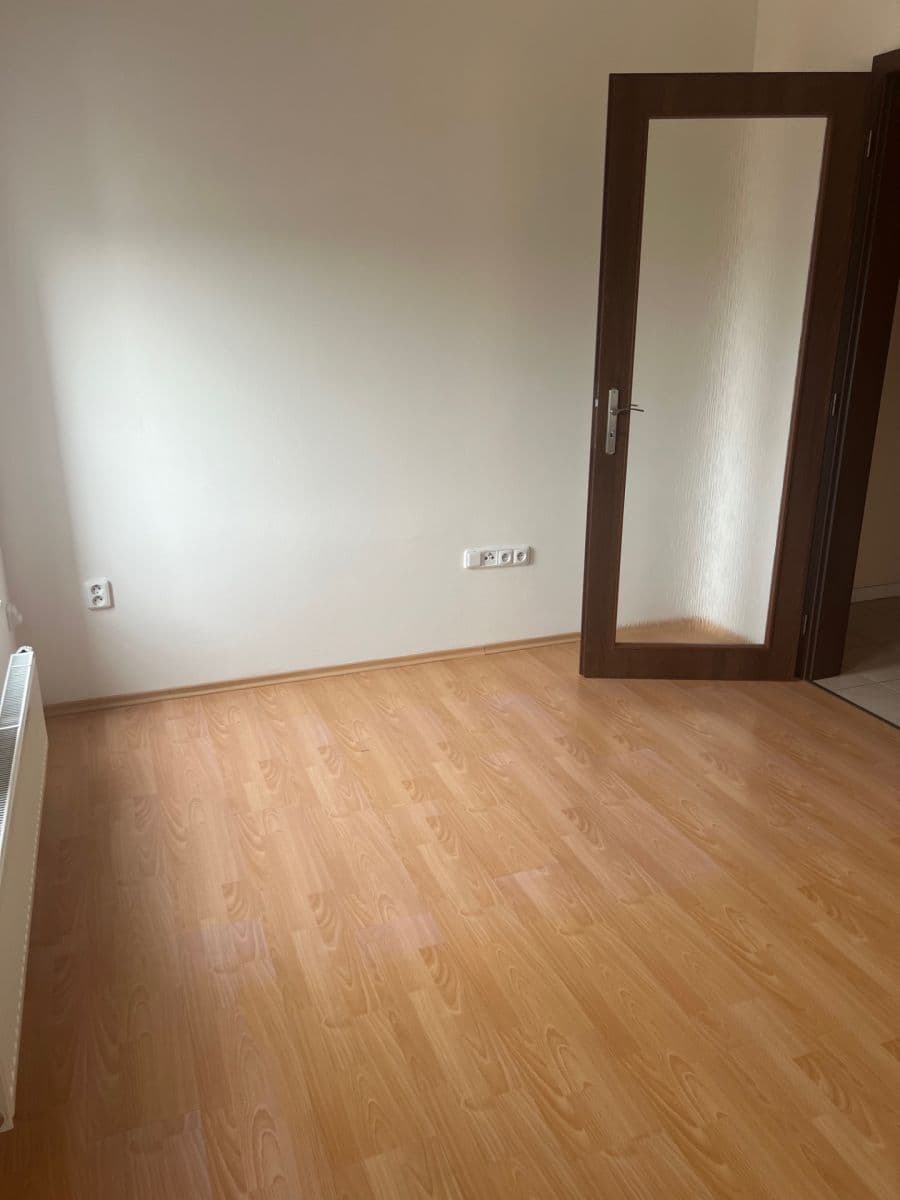 1 bedroom with open-plan kitchen flat to rent, 53 m², Edvarda Beneše, Přelouč, Pardubický Region 1 bedroom with open-plan kitchen flat to rent, 53 m², Edvarda Beneše, Přelouč, Pardubický Region