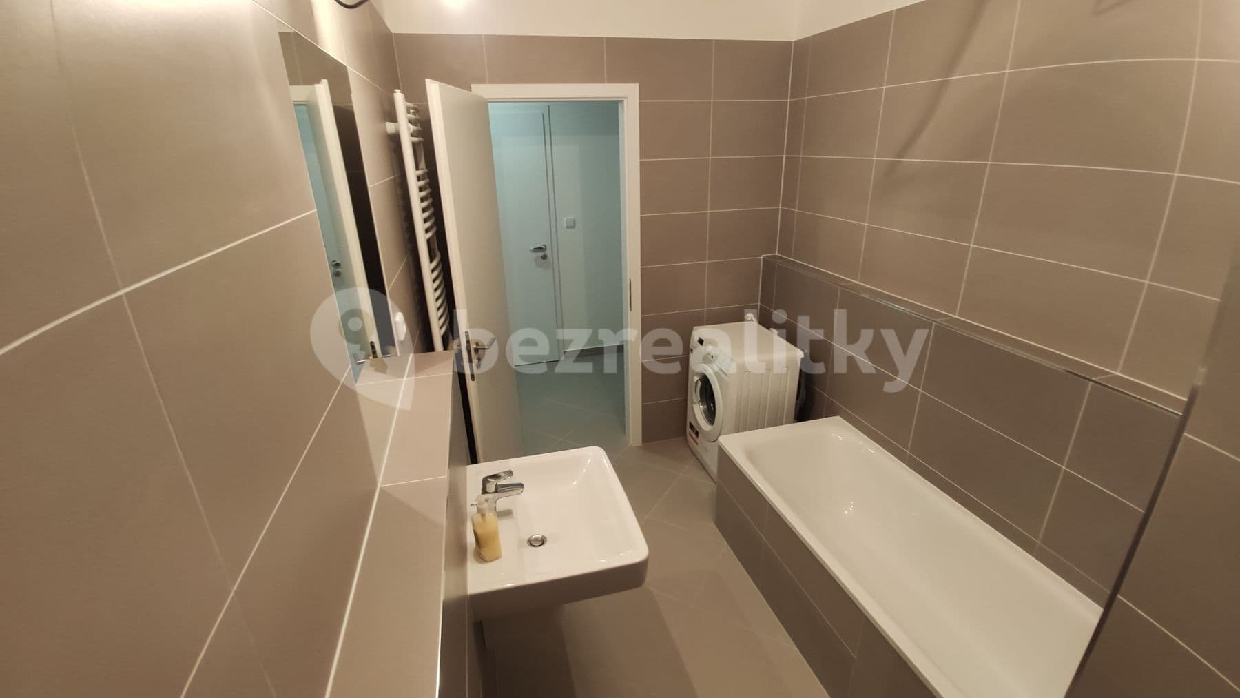 1 bedroom with open-plan kitchen flat to rent, 55 m², Hugo Haase, Prague, Prague 1 bedroom with open-plan kitchen flat to rent, 55 m², Hugo Haase, Prague, Prague