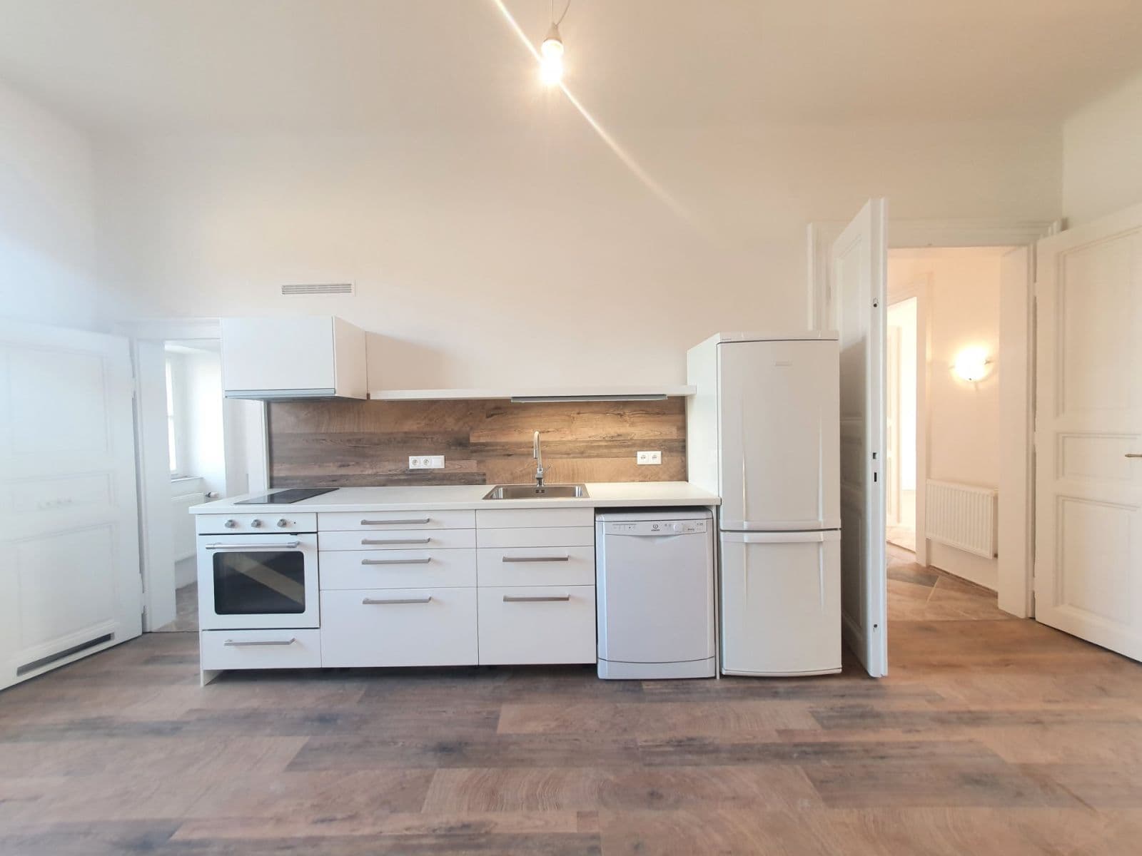 2 bedroom with open-plan kitchen flat to rent, 85 m², Rybalkova, Prague, Prague 2 bedroom with open-plan kitchen flat to rent, 85 m², Rybalkova, Prague, Prague